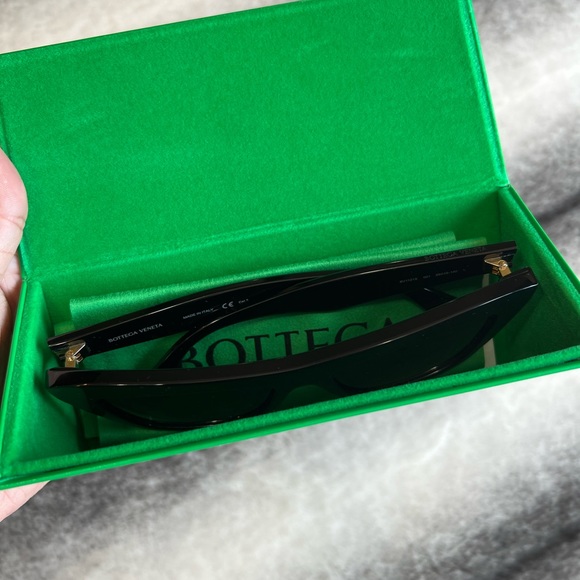 Bottega Veneta BV1121S Sharp Wayfarer Black Sunglasses - Picture 6 of 8